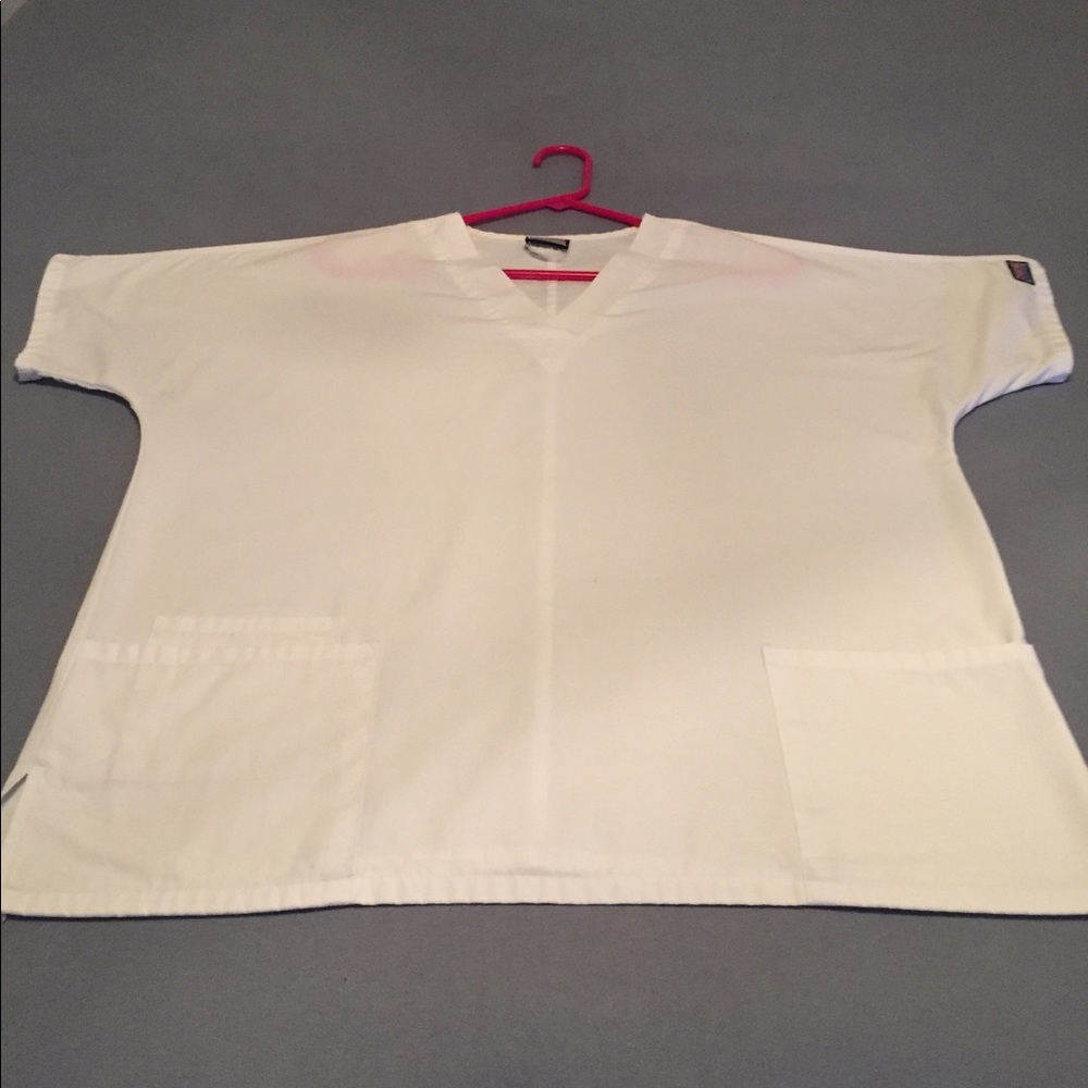 Cherokee White V Neck Scrub Top Medium